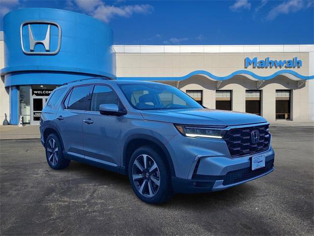 new 2025 Honda Pilot car, priced at $54,575