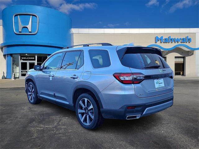 new 2025 Honda Pilot car, priced at $54,575
