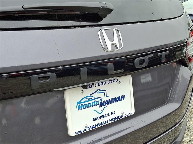 new 2025 Honda Pilot car, priced at $47,825