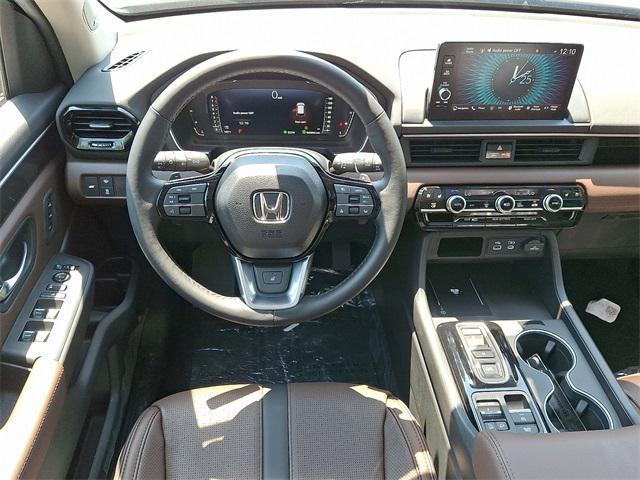 new 2025 Honda Pilot car, priced at $55,260