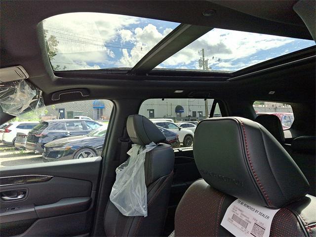 new 2025 Honda Pilot car, priced at $56,075