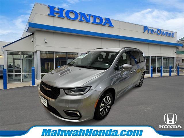 used 2021 Chrysler Pacifica Hybrid car, priced at $22,799