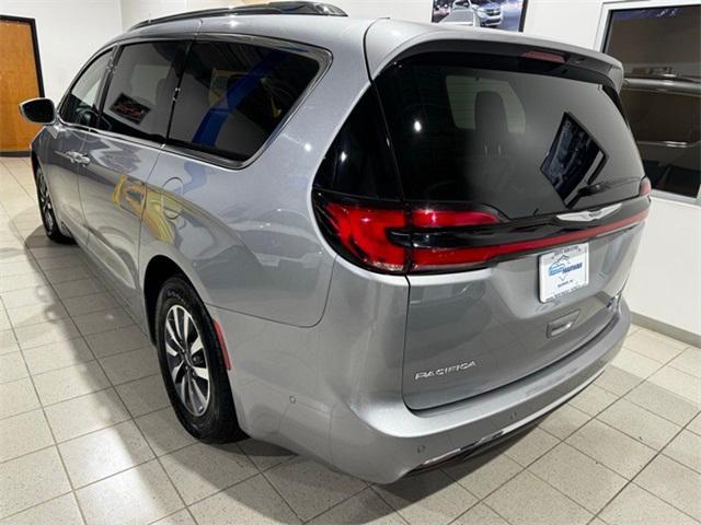 used 2021 Chrysler Pacifica Hybrid car, priced at $22,388