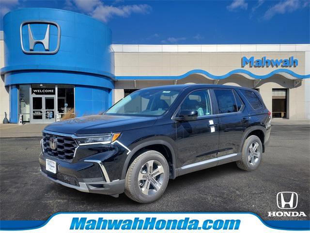 new 2025 Honda Pilot car, priced at $46,695