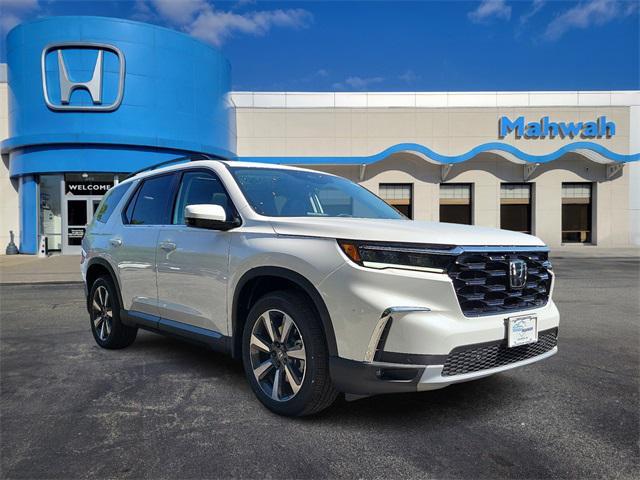 new 2025 Honda Pilot car, priced at $51,505
