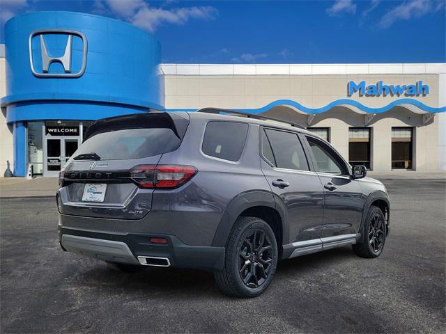 new 2025 Honda Pilot car, priced at $54,530