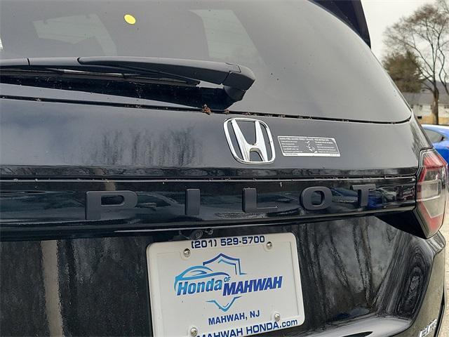 new 2025 Honda Pilot car, priced at $54,475