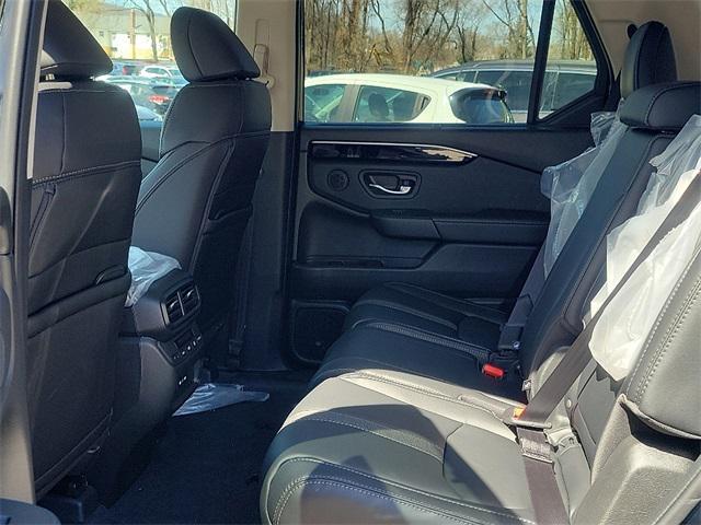 new 2025 Honda Pilot car, priced at $47,050