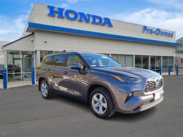 used 2024 Toyota Highlander car, priced at $39,999