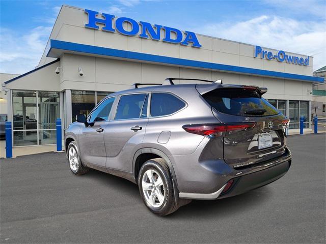 used 2024 Toyota Highlander car, priced at $39,999