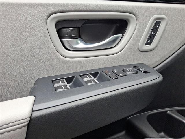 new 2025 Honda Pilot car, priced at $51,050