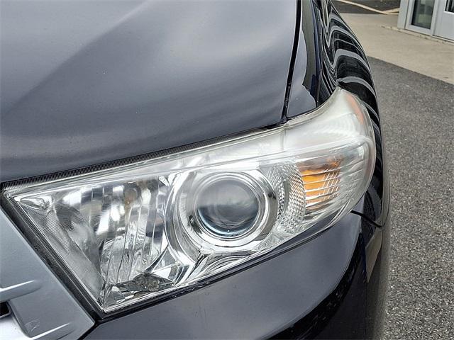 used 2011 Toyota Highlander car, priced at $11,077