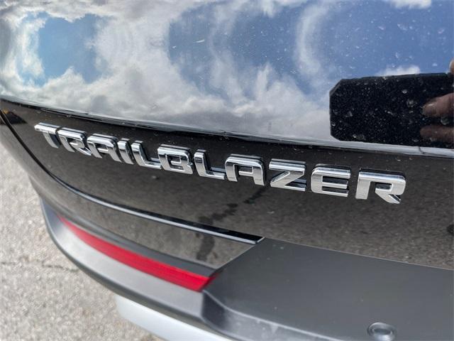 new 2025 Chevrolet TrailBlazer car, priced at $28,091