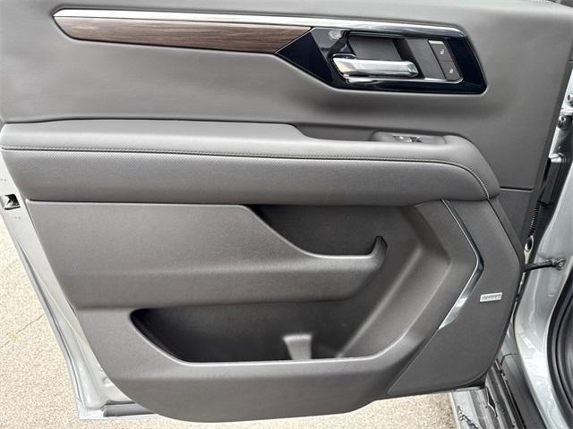 new 2025 Chevrolet Suburban car, priced at $78,171