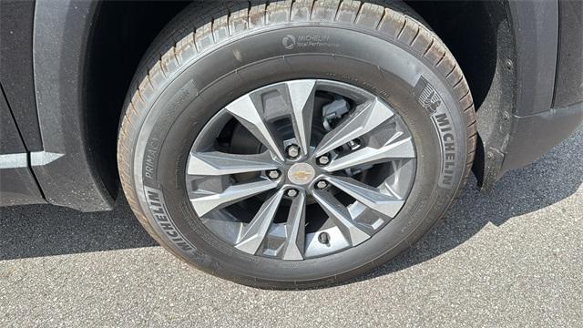 new 2026 Chevrolet Equinox car, priced at $32,340