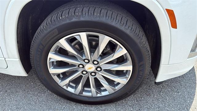used 2023 Chevrolet Traverse car, priced at $39,993