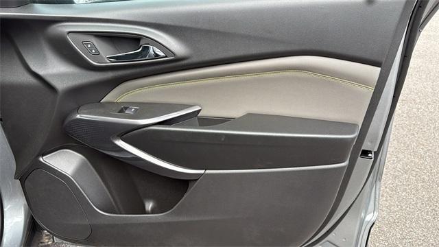 new 2025 Chevrolet Trax car, priced at $26,995