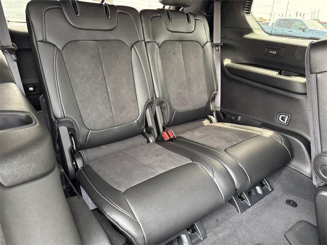used 2024 Jeep Grand Cherokee L car, priced at $37,993