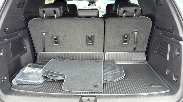 new 2025 Chevrolet Traverse car, priced at $43,710