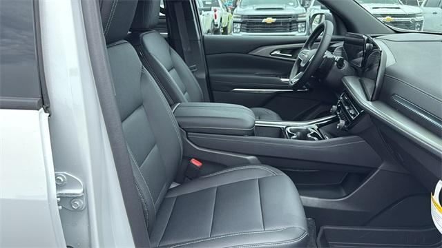 new 2025 Chevrolet Traverse car, priced at $43,710
