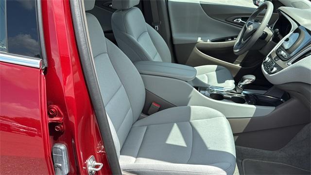 new 2025 Chevrolet Malibu car, priced at $26,932