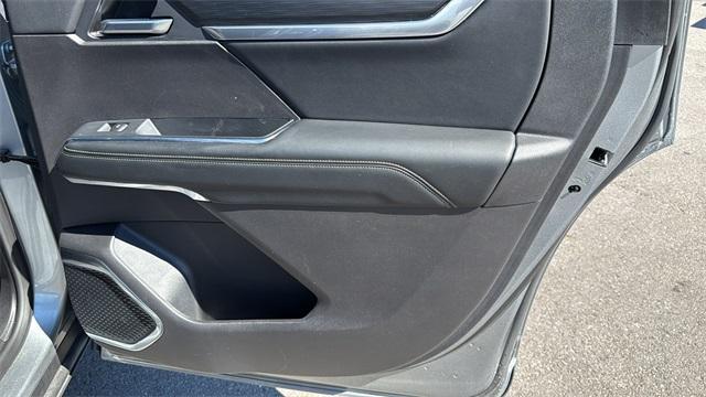 used 2025 GMC Acadia car, priced at $36,993