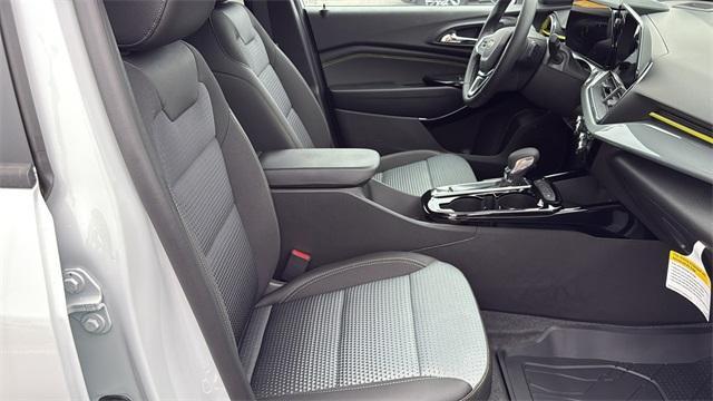new 2025 Chevrolet Trax car, priced at $25,775
