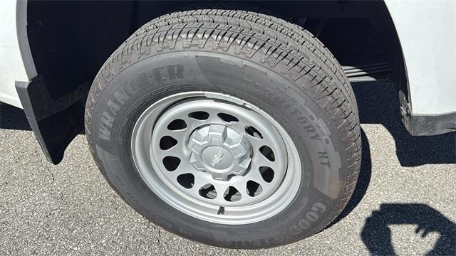 used 2024 Chevrolet Colorado car, priced at $30,993