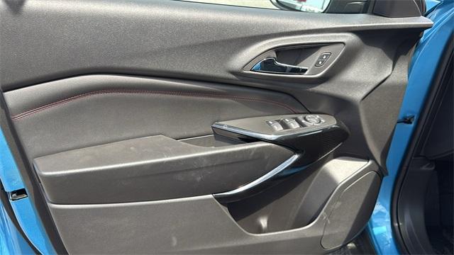 new 2025 Chevrolet Trax car, priced at $28,285