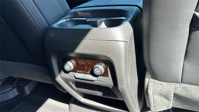 new 2026 Chevrolet Traverse car, priced at $44,655