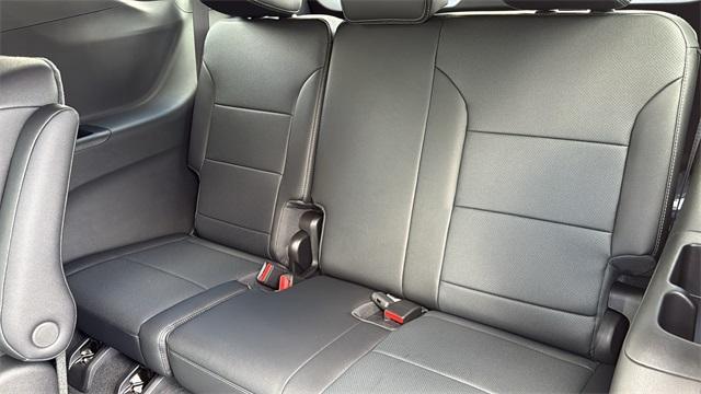 new 2025 Chevrolet Traverse car, priced at $44,720