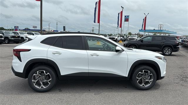 new 2025 Chevrolet Trax car, priced at $25,775