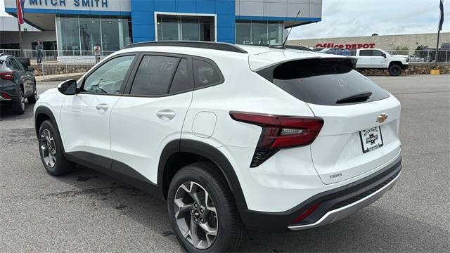 new 2025 Chevrolet Trax car, priced at $25,775