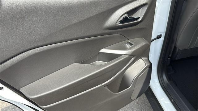 new 2025 Chevrolet Trax car, priced at $27,585