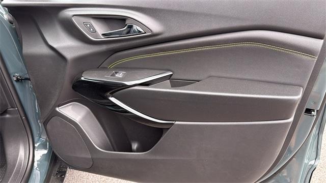 new 2025 Chevrolet Trax car, priced at $25,775