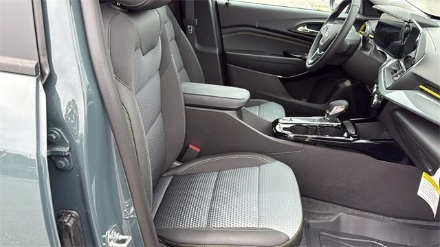 new 2025 Chevrolet Trax car, priced at $25,775