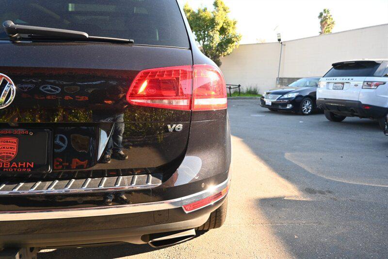used 2016 Volkswagen Touareg car, priced at $10,995