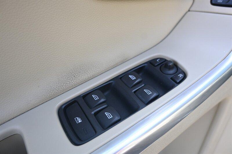 used 2015 Volvo XC60 car, priced at $11,495
