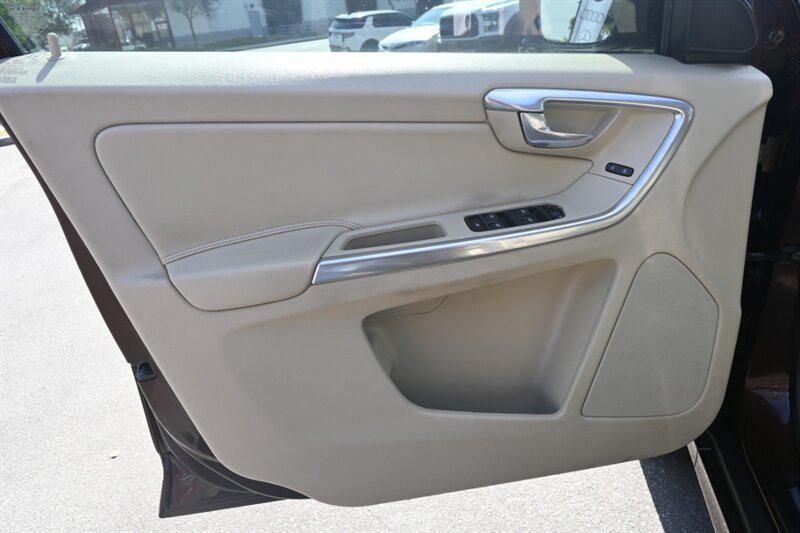 used 2015 Volvo XC60 car, priced at $11,495