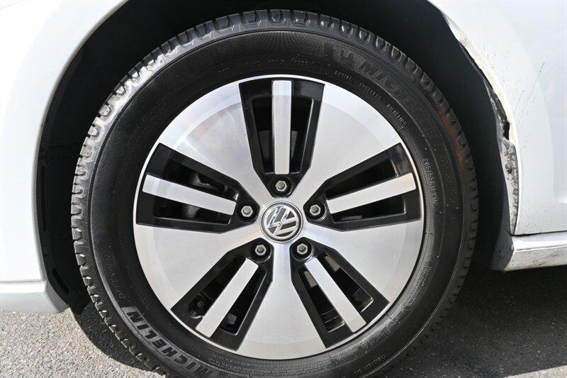 used 2016 Volkswagen e-Golf car, priced at $7,495