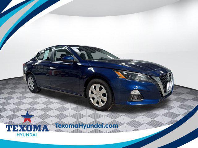 used 2022 Nissan Altima car, priced at $15,999