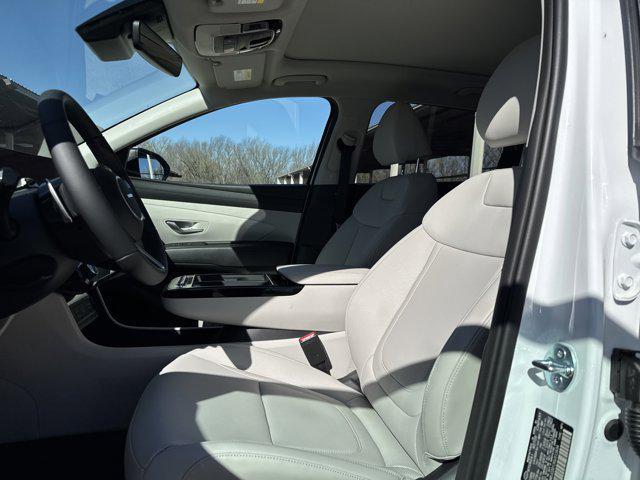 new 2025 Hyundai TUCSON Hybrid car, priced at $37,620