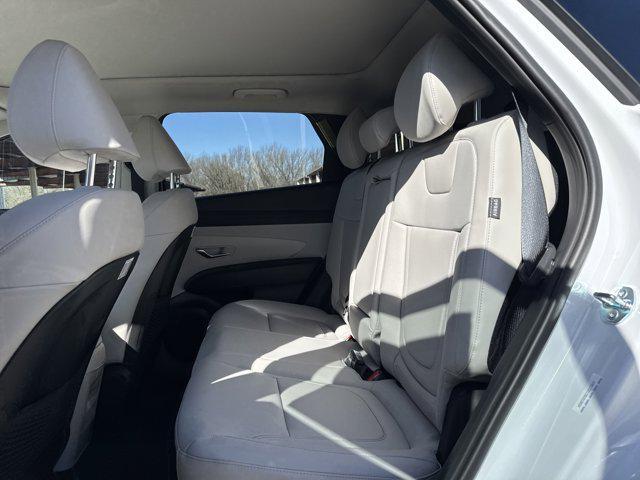 new 2025 Hyundai TUCSON Hybrid car, priced at $37,620