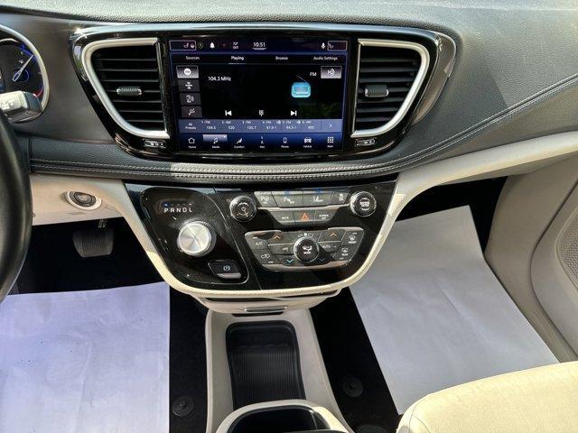 used 2021 Chrysler Pacifica Hybrid car, priced at $20,996