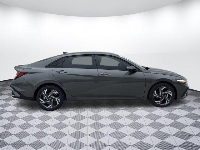 new 2025 Hyundai Elantra car, priced at $23,082