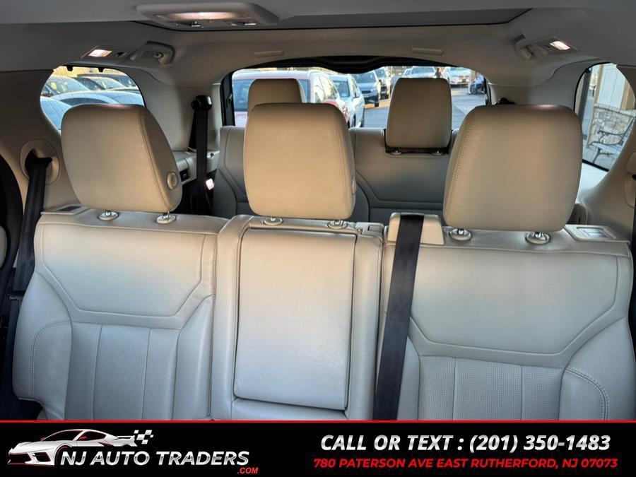 used 2017 Land Rover Discovery car, priced at $18,995