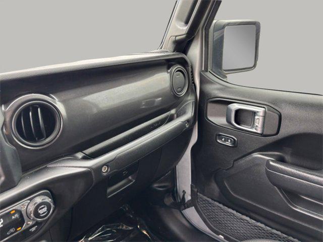 used 2022 Jeep Gladiator car, priced at $29,009
