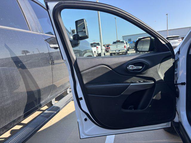 used 2022 Jeep Cherokee car, priced at $24,217