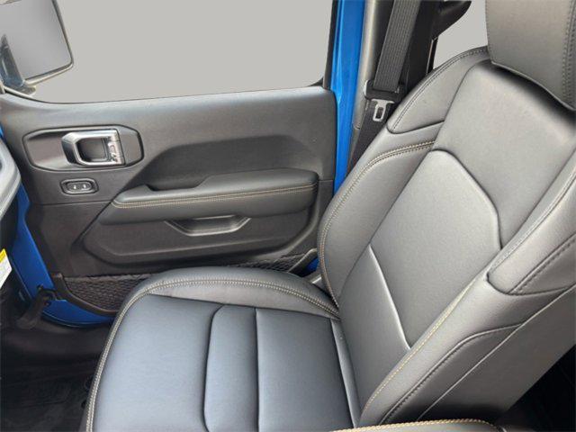 new 2025 Jeep Gladiator car, priced at $43,380