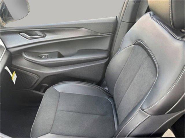 new 2025 Jeep Grand Cherokee L car, priced at $39,557